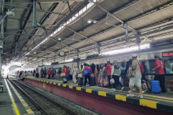 Libur Hari Pertama Isra' Mikraj dan Imlek, 26.000 Lebih Penumpang Turun di Stasiun Daop 6