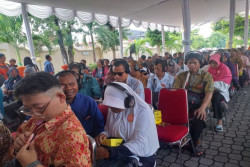 Diskusi Sunyi Digelar di TMP Kusumanegara Jogja Tanpa Suara, Gunakan Bahasa Isyarat & Headset