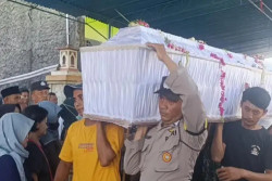 Dua Jenazah Korban Kecelakaan Bus di Bukit Bego Bantul Dimakamkan