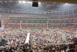 Ribuan Massa Padati Stadion JIS untuk Hadiri Kampanye Akbar Anies-Muhaimin