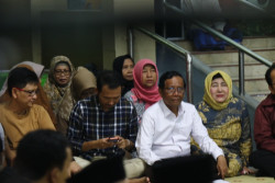 Jelang Hari Pencoblosan, Mahfud MD Gelar Tirakatan dan Doa Bersama di Sleman