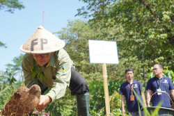Untidar Ajak Tanam Pohon sebagai Wujud Sedekah Bumi Langit