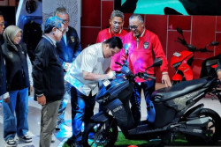 Gandeng PSSI, GESITS Hadirkan Motor Listrik Special Edition Timnas Garuda