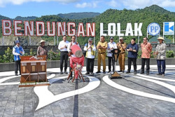 Jadi Menteri ATR, AHY Dampingi Presiden Jokowi Meresmikan Bendungan