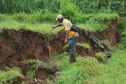 Tanah Bergerak di Temanggung Dilaporkan ke Badan Geologi