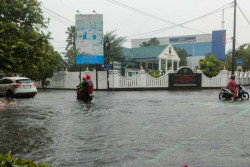 Diguyur Hujan Deras sejak Siang, Sejumlah Titik di Solo Tergenang Air