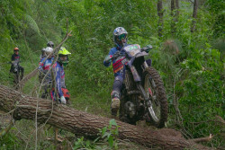 Jalur Gila Lereng Gunung Slamet Dilibas Yamaha WR 155