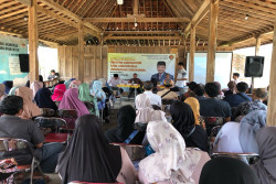PROGRAM BEDAH BUKU: DPAD Tingkatkan Literasi Masyarakat dari Desa ke Desa