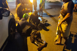 Kaget, Pengendara Sepeda Motor Tabrak Mobil di Jalan Jogja-Wonosari