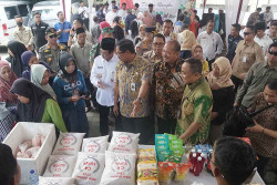 1.000 Warga Magelang Terima Bantuan Cadangan Pangan