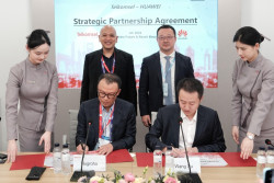Telkomsel dan Huawei Tandatangani Kerja Sama Home Broadband and 5G