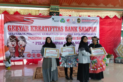 Kreatif! 36 Bank Sampah di Purbayan Gelar Fashion Show dengan Pakaian Berbahan Plastik