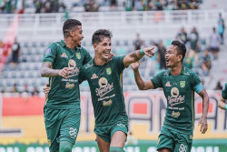 Skor Babak I Liga 1 Persebaya Vs PSS 2-0, Gelandang Muda Persebaya Cetak Gol Cepat Menit ke-1