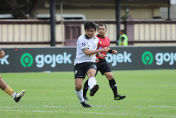 Pemain PSS Sleman Wahyudi Hamisi Beri Klarifikasi Terkait Dugaan Menendang Kepala Bruno Moreira, Ini Isinya