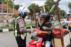 Puluhan Pengendara Terjaring Operasi Keselamatan Progo 2024 Hari Pertama
