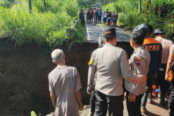 Jembatan Roboh, Satu Orang Meninggal Dunia