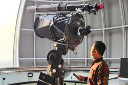 Jadi Andalan Penentuan Awal Puasa Sejuta Umat, Begini Kisah Pria Pemburu Hilal di Bantul