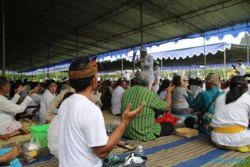 Ribuan Umat Hindu DIY-Jateng Ikuti Upacara Tawur Agung Kesanga di Candi Prambanan