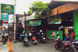 Pak Jede, Dekatkan Klatak kepada Pencintanya di Jogja