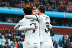 Gunduli Tuan Rumah Aston Villa 4-0, Tottenham Hotspur Dekati 4 Besar Klasemen Liga Inggris
