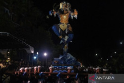 Ribuan Wisatawan Saksikan Pawai Ogoh-Ogoh Rangkaian Hari Raya Nyepi d Badung Bali