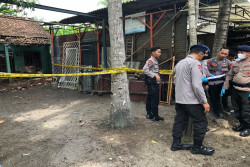Gegana Brimob Polda DIY Sisir Lokasi Ledakan Mercon di Pandak Bantul