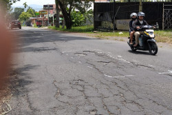 Kerap Makan Korban, Warga Mendesak Pemerintah Segera Perbaiki Jalan Godean