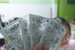 Cek Fakta: Segelas Oralit Diminum Saat Sahur Bisa Cegah Dehidrasi Selama Puasa