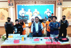 Butuh Uang untuk Menikahkan Anak, Pria dan Komplotan Sikat Ratusan Ponsel di Godean
