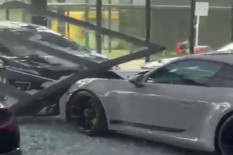 Begini Kronologi Xpander Tabrak Porsche hingga Rugikan Rp5,7 Miliar