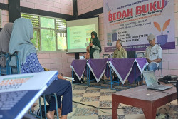 BEDAH BUKU: Memulai Mengelola Sampah Bersama Komunitas