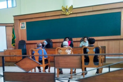 Buang Sampah Di Pinggir Jalan, 3 Orang Jalani Sidang Tipiring