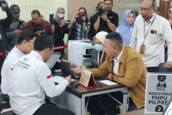 Tim Hukum Anies-Muhaimin Daftarkan Gugatan Perselisihan Hasil Pemilihan Umum ke MK