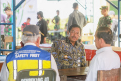 Pj Gubernur Jateng Pastikan Tanggul Jebol Sungai Wulan Demak Berhasil Ditutup, Modifikasi Cuaca Tetap Dilanjutkan