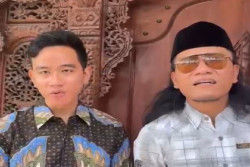 Gibran Sambangi Ponpes Ora Aji, Begini Bocoran Isi Pertemuannya dengan Gus Miftah