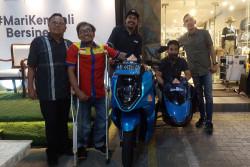 Dukung Difa Bike, EIGER Serahkan 4 Motor Listrik Modifikasi