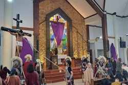 Pertobatan Ekologis dan Persoalan Sampah Jadi Topik Peragaan Jalan Salib di Gereja Ini