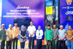 Bansos JSLU Sejahterakan Lansia dan Berdayakan Warung Sekitar