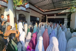 Jemaah Aolia Gunungkidul Gelar Salat Idulfitri Pagi Ini, Ikuti Perintah Mbah Benu