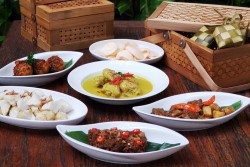 Rayakan Idulfitri dengan Ketupat Lebaran dari GAIA Cosmo Yogyakarta