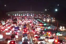 Arus Mudik 2024, Gerbang Tol Cikupa Mulai Ramai