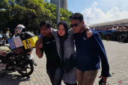 Terjebak Antrean Panjang di Pelabuhan Ciwandan, Pemudik Motor Bertumbangan Pingsan