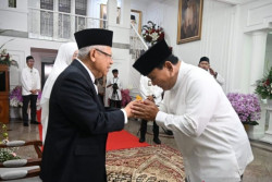Wapres Terima Tamu Halalbihalal IdulfFitri 1445 H di Kediaman Resmi