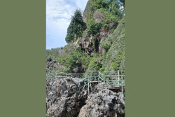 Satu Wisatawan Luka karena Terjatuh dari Tangga di Pantai Siung, Dispar Minta Spot Foto Ditutup Sementara
