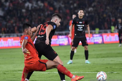 Diwarnai Dua Kartu Merah, Persija Menang 1-0 Atas Persis Solo