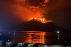 Tertidur 22 Tahun Gunung Ruang Erupsi, Gempa hingga 944 Kali dalam Satu Hari