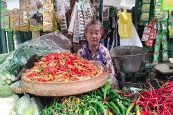 Cuaca Tak Menentu Bikin Harga Bawang Merah Melonjak Drastis