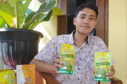 Meraup Berkah dari Rumput Laut dan Tulang Ikan