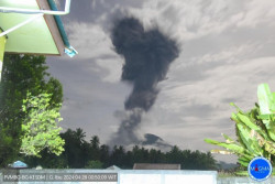 Gunung Ibu Pulau Halmahera Meletus, Abu Vulkanik Setinggi 3,5 Kilometer