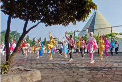 Ratusan Orang Ikut Word Taiji and Qigong Day di Monjali Sleman